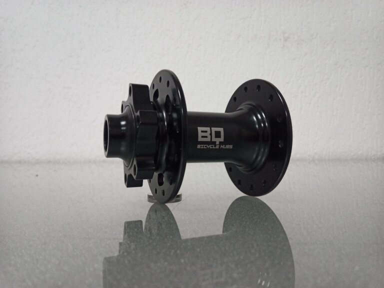 Vorderradnabe / 100 MM / Steckachse Ø 15 MM / Disc (6 Schrauben) / 28GTS / BQ / BQ-FH30509 / Schwarz / MTB - Tour