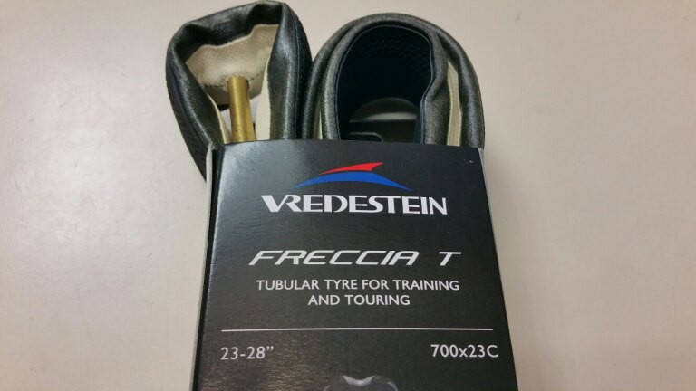 Reifen / 700X23C (ETRTO 23-622) / Vredestein / Freccia Tubular / Schwarz / Tubular / Race 