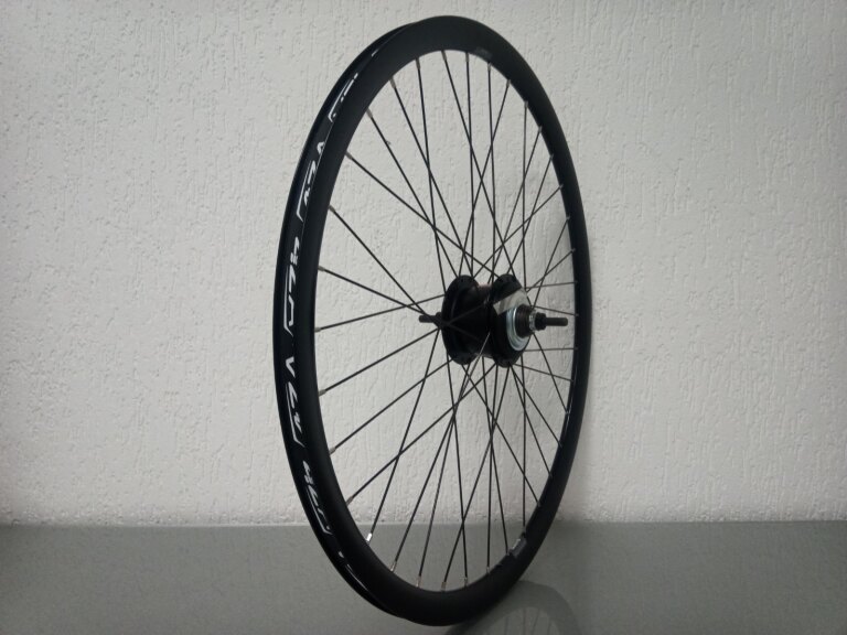 Achterwiel / 622X19C / Rigida - Ryde / Dutch 19 / Zwart / Shimano / Nexus Inter 8 SG-C6001-8D / 8S / 135 MM / Disc (Centerlock) / Tour