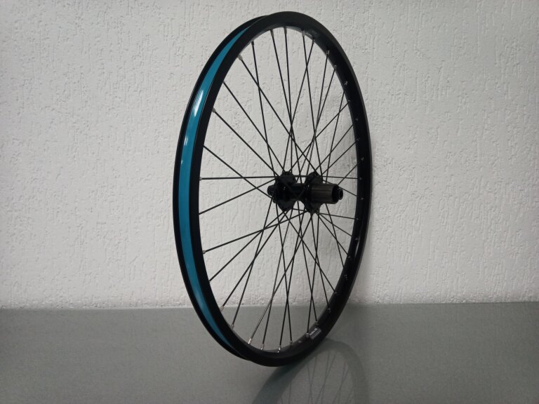 Roue arrière / 559X25C / Rigida - Ryde / Andra 40 / Noir / BQ / BQ-RH30009 / HG Body 35 MM / 142 MM / Disque (6 boulons) / Cargo