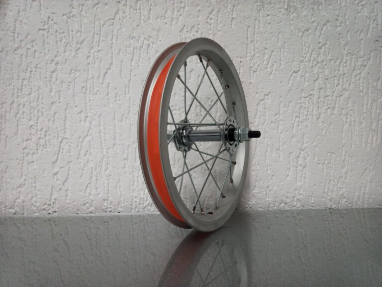 Roue avant / 203X21C / Import / UNI / Argent / 83 MM / Enfants