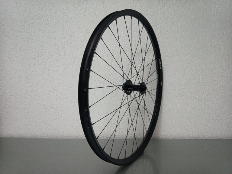 Roue avant / 622X30C / Rigida - Ryde / Edge M 30 os / Noir / Novatec / D791SB-B15 / / 110 MM / Disque (6 boulons) / VTT