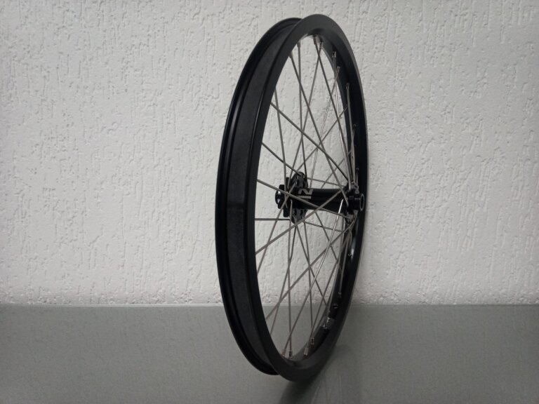 Roue avant / 406X25C / Rigida - Ryde / Andra 40 / Noir / Novatec / D791SB-B15 / / 110 MM / Disque (6 boulons) / Cargo - THRU AXLE 110 MM