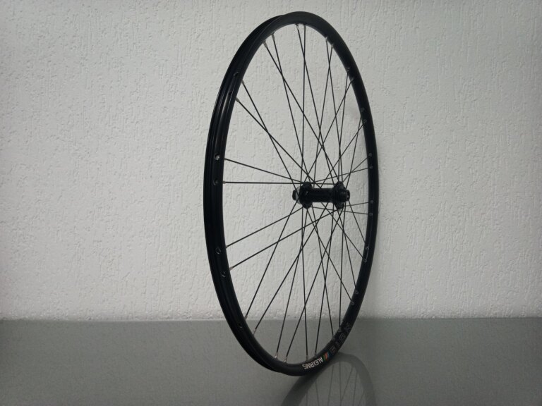 Roue avant / 622X20C / Alexrims / MD19 / Noir / Shimano / HB-MT400-B / / 110 MM / Disc (Centerlock) / VTT - Tour