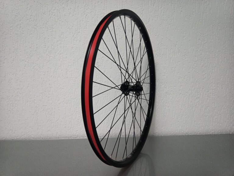 Roue avant / 622X25C / Rigida - Ryde / Andra 40 / Noir / BQ / BQ-FH30504 / / 100 MM / Disque (6 boulons) / E-Bike