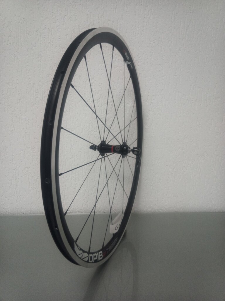 Voorwiel / 622X18C / Rigida - Ryde / DP18 Speed / Zwart / Bontrager / Others / 100 MM / Velgrem / Race