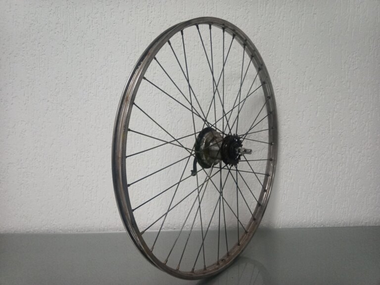 OCCASION Roue arrière / 622X22C / Import / Acier inoxydable ST32 / Argent / Sturmey Archer / AB3 / 3S / 127 MM / Frein à tambour 70 MM / City