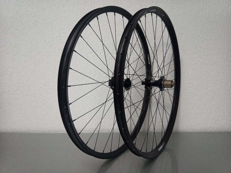 Wheelset / 622X30C / Rigida - Ryde / Edge M 30 os / Black / Novatec / D462SB-A5A-B12 / HG Body 36,85 MM / 148 MM / Disc (6 bolts) / MTB