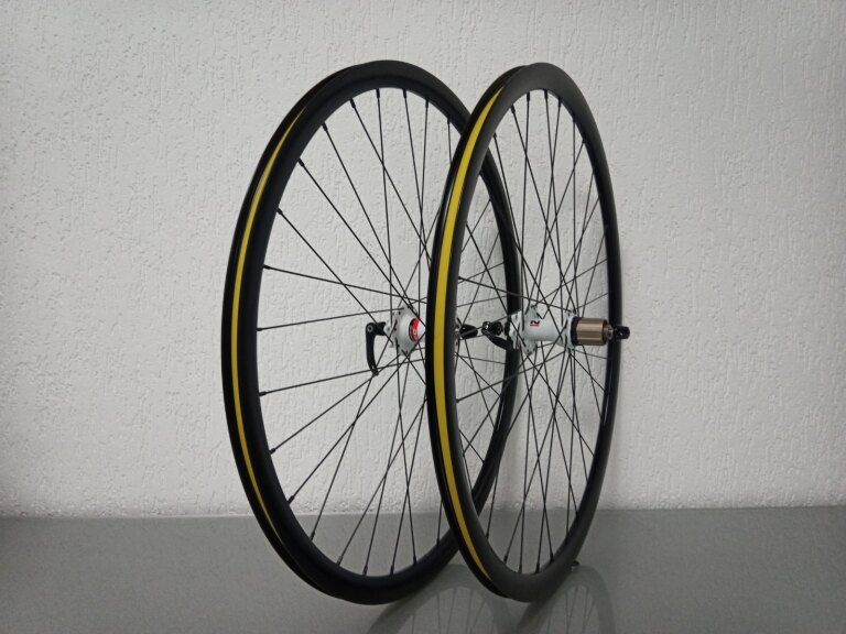 Wielset / 622X16C / Rigida - Ryde / DP16 Disc / Zwart / Novatec / D792SB/A-AA-11S / HG Body 36,85 MM / 135 MM / Disc (6 bout) / Race