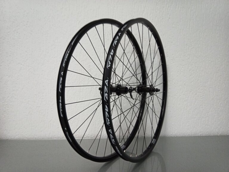 Laufradsatz / 622X21C / Rigida - Ryde / Andra 321 / Schwarz / Shimano / FH-TX505 Tourney / HG Body 35 MM  / 135 MM / Disc (Centerlock) / MTB - Tour