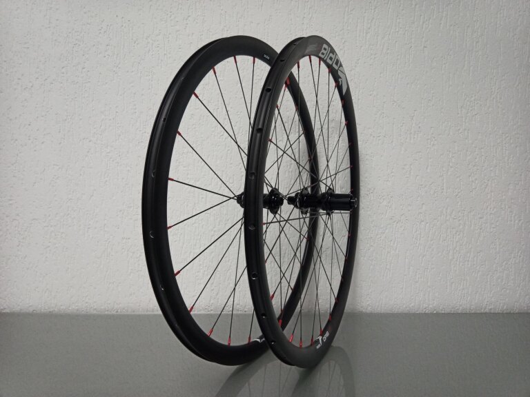 Wielset / 622X18C / Rigida - Ryde / DP18 Speed Disc / Zwart / BQ / BQ-RH30002 / HG Body 36,85 MM / 142 MM / Disc (Centerlock) / Race