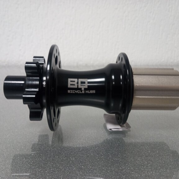 Achternaaf / 142 MM / Steekas Ø 12 MM / Disc (6 bout) / 28GTS / BQ / BQ-RH30012 / HG Body 36,85 MM / Zwart / Race 