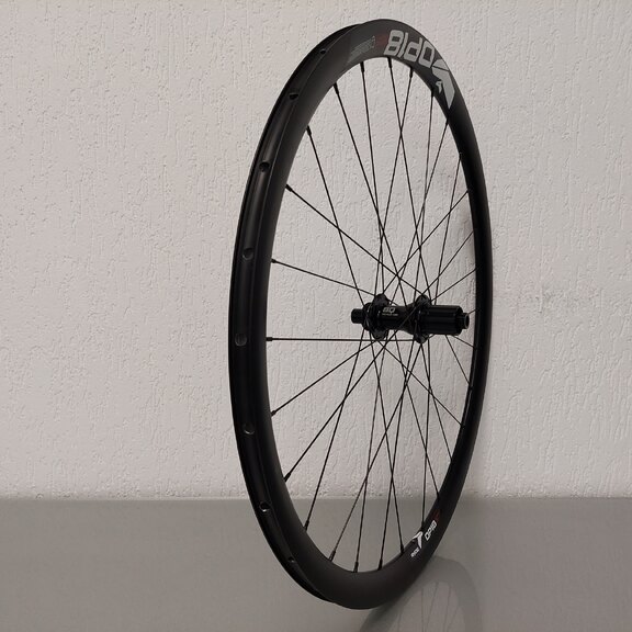 Achterwiel / 622X18C / Rigida - Ryde / DP18 Speed Disc / Zwart / BQ / BQ-RH30002 / HG Body 36,85 MM / 142 MM / Disc (Centerlock) / Race 