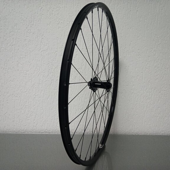 Vorderrad / 622X22C / Rigida - Ryde / Yura 22mm / Schwarz / Novatec / D791SB/A /  / 100 MM / Disc (6 Schrauben) / Gravel 