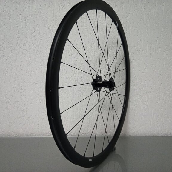 Vorderrad / 622X18C / Rigida - Ryde / DP18 Speed Disc / Schwarz / Novatec / D791SB/A /  / 100 MM / Disc (6 Schrauben) / Race 