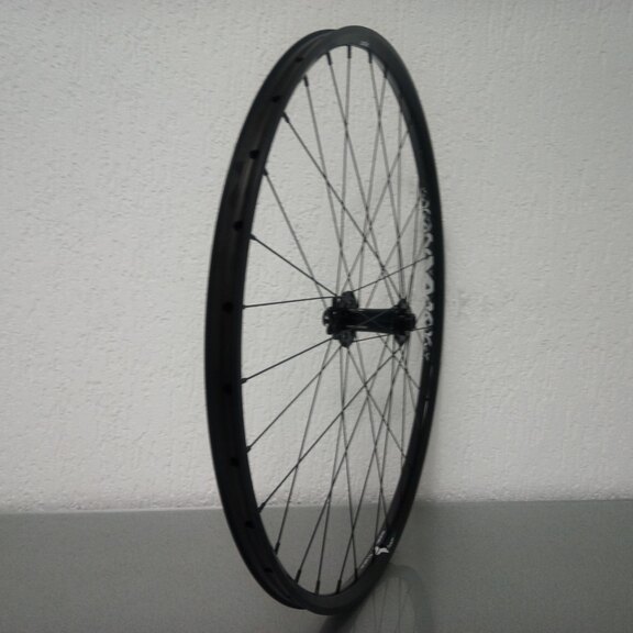 Roue avant / 622X25C / Rigida - Ryde / Trace 25mm / Noir / Novatec / D791SB-B15 / / 110 MM / Disque (6 boulons) / VTT 