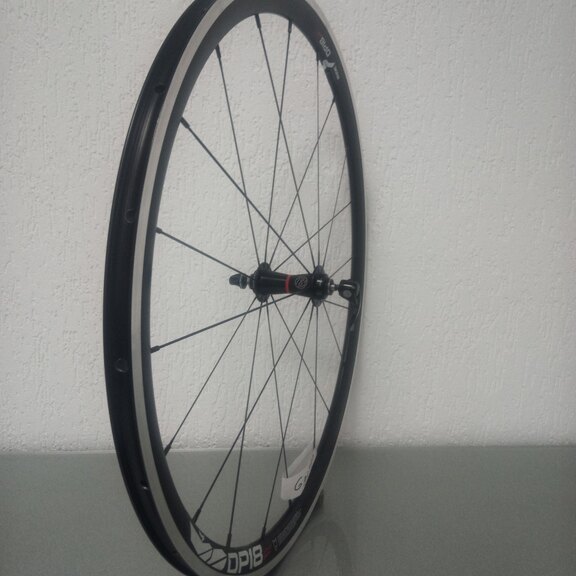 Voorwiel / 622X18C / Rigida - Ryde / DP18 Speed / Zwart / Bontrager / Others / 100 MM / Velgrem / Race 