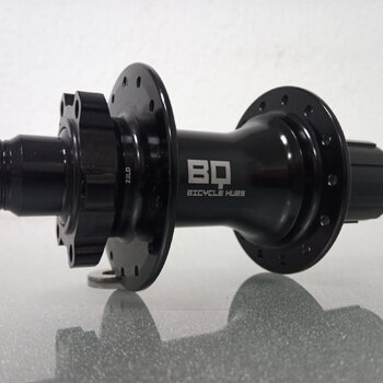 Achternaaf / 148 MM / Steekas Ø 12 MM / Disc (6 bout) / 28GTS / BQ / BQ-RH30014 / HG Body 36,85 MM / Zwart / MTB