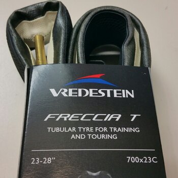 Tyre / 700X23C (ETRTO 23-622) / Vredestein / Freccia Tubular / Black / Tubular / Race 