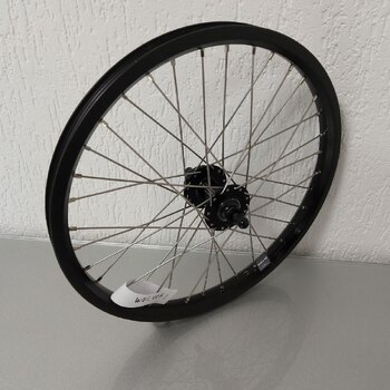 Vorderrad / 406X25C / Rigida - Ryde / Andra 40 / Schwarz / Shimano / Novatec / 100 MM / Disc (6 Schrauben) / Cargo