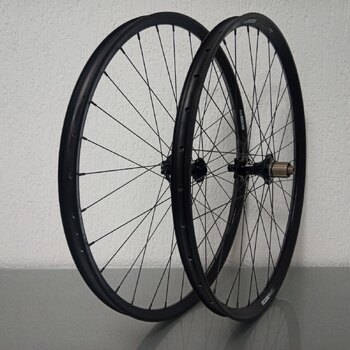 Laufradsatz / 622X30C / Rigida - Ryde / Edge M 30 os / Schwarz / Novatec / D462SB-A5A-B12 / HG Body 36,85 MM / 148 MM / Disc (6 Schrauben) / MTB